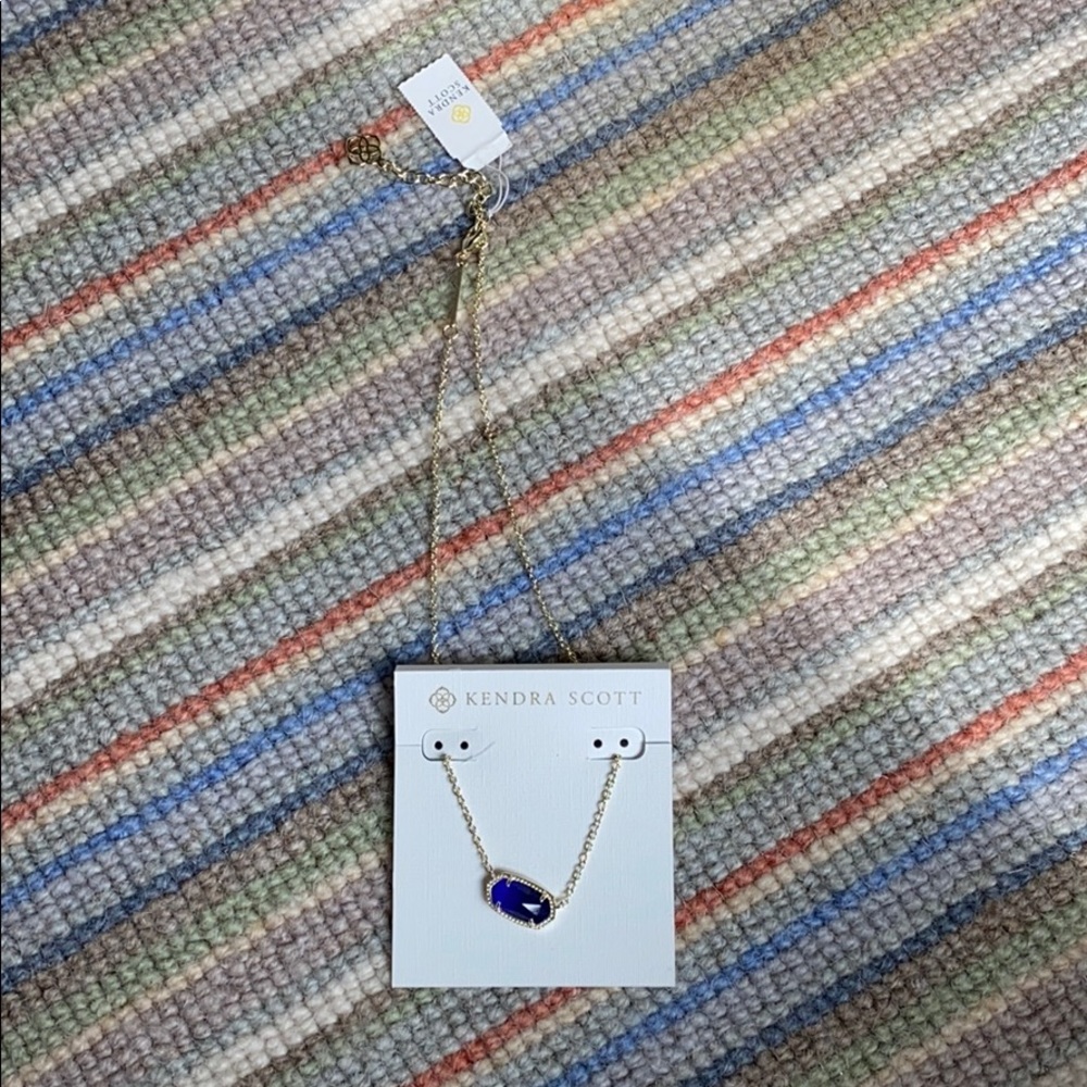 Kendra Scott necklace